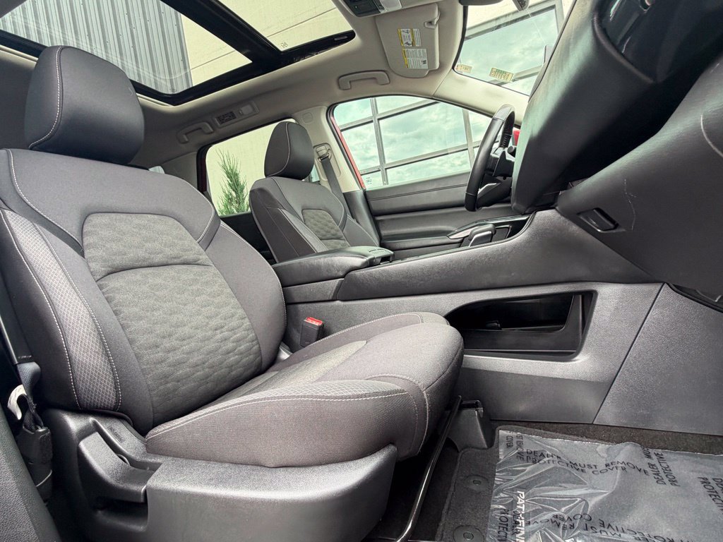 Used 2024 Nissan Pathfinder SV AWD/4WD image 22