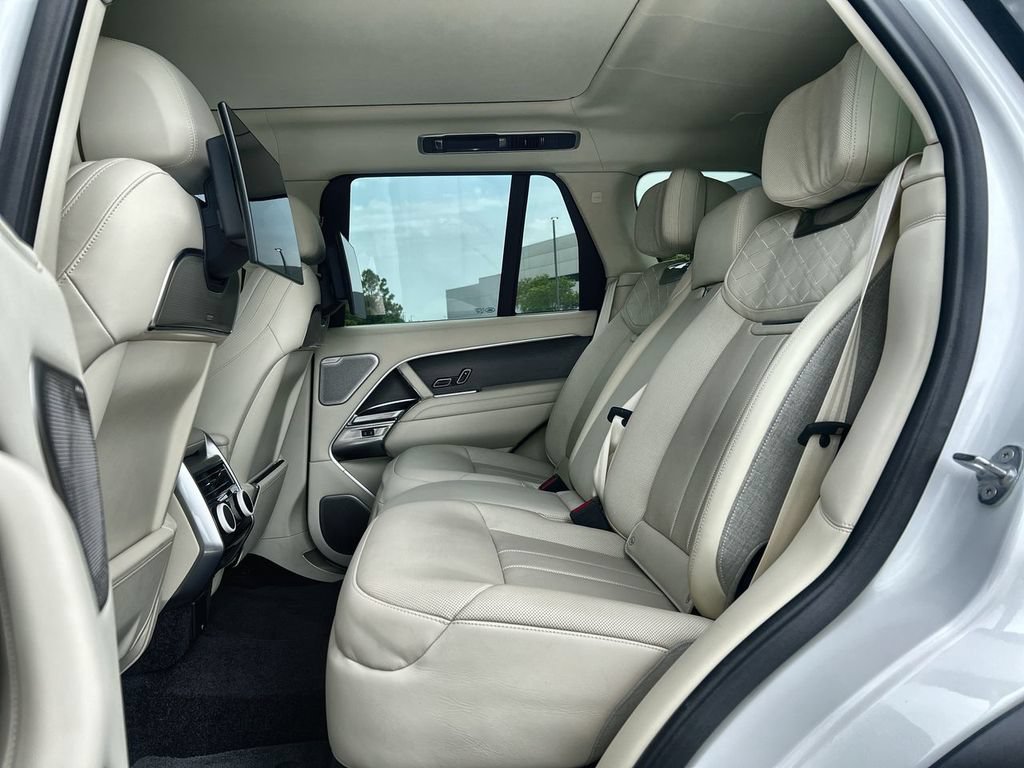 Certified 2023 Land Rover Range Rover SV AWD/4WD image 15