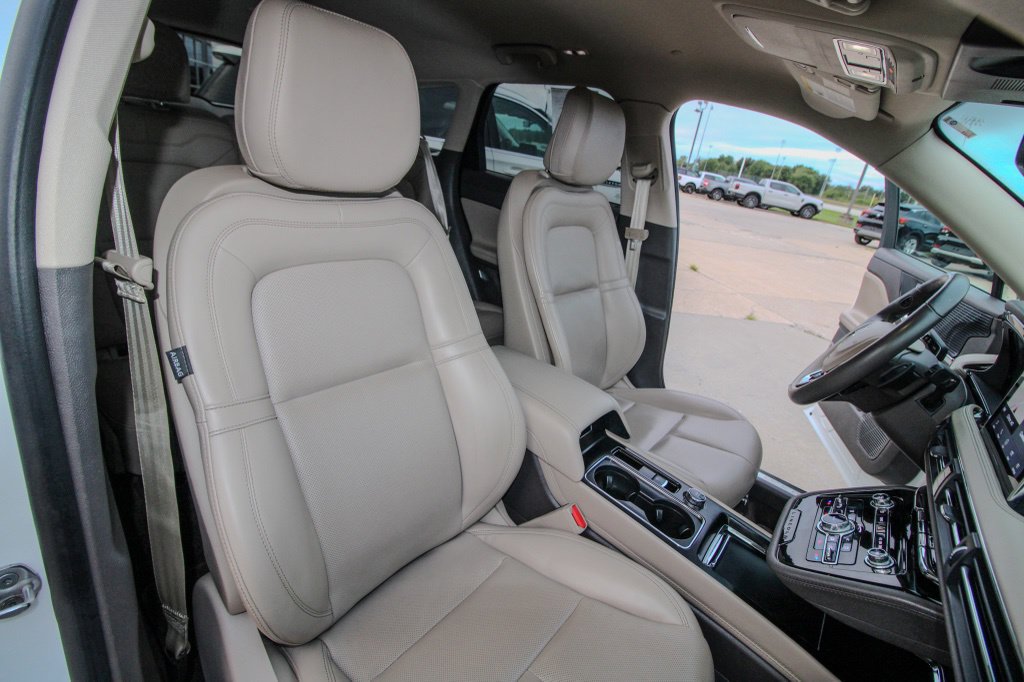 Used 2020 Lincoln Corsair AWD w/ Equipment Group 101A image 17