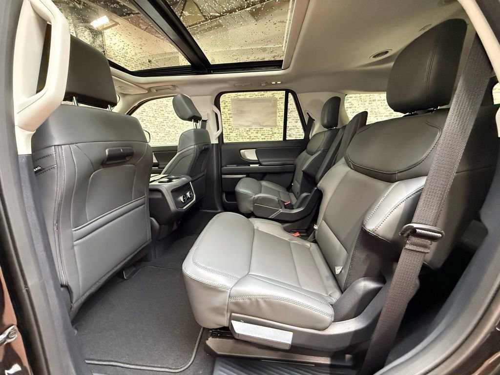 New 2026 Ford Expedition Active RWD image 17
