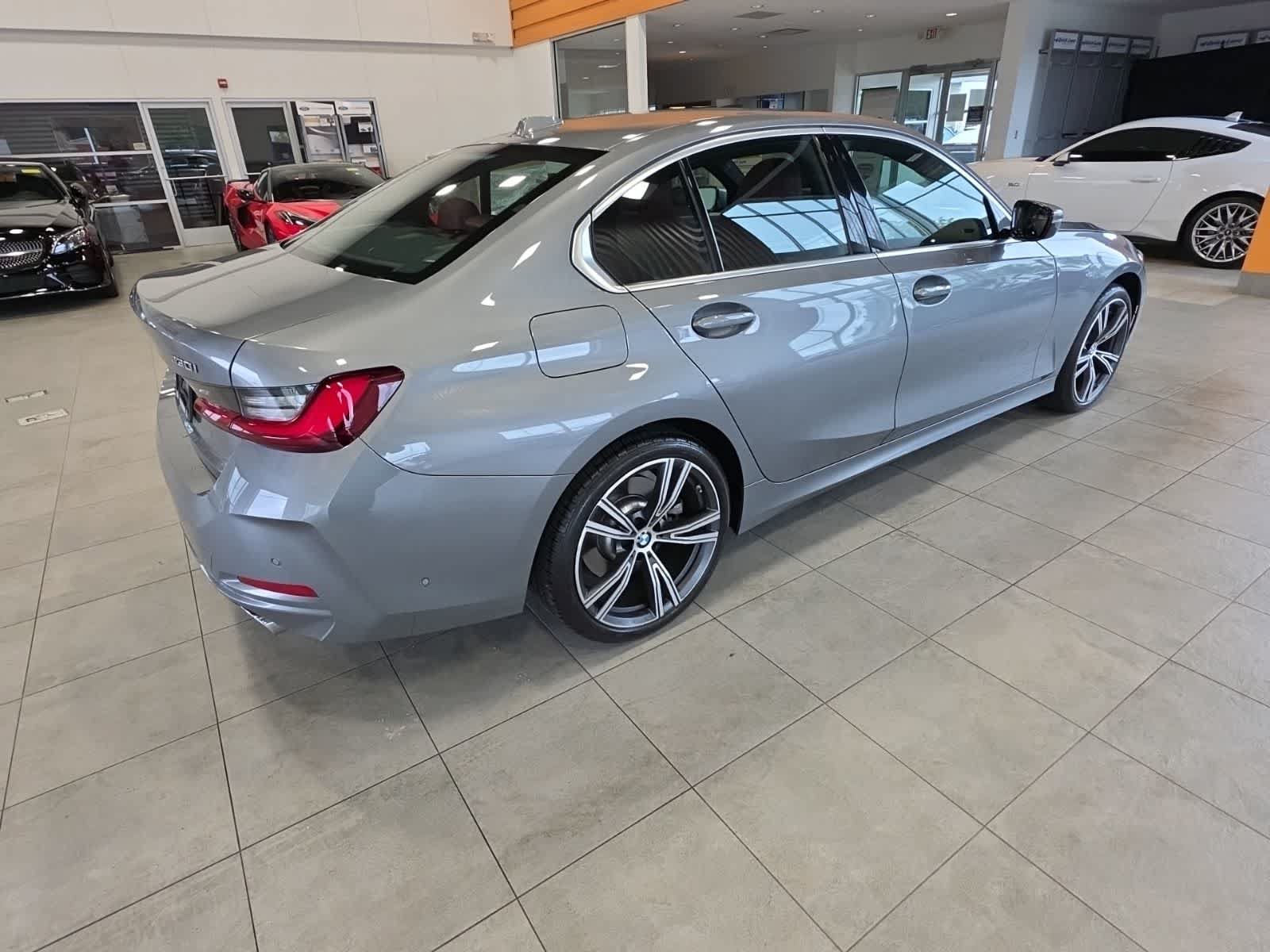 Used 2024 BMW 330i xDrive Sedan w/ Premium Package AWD/4WD image 8