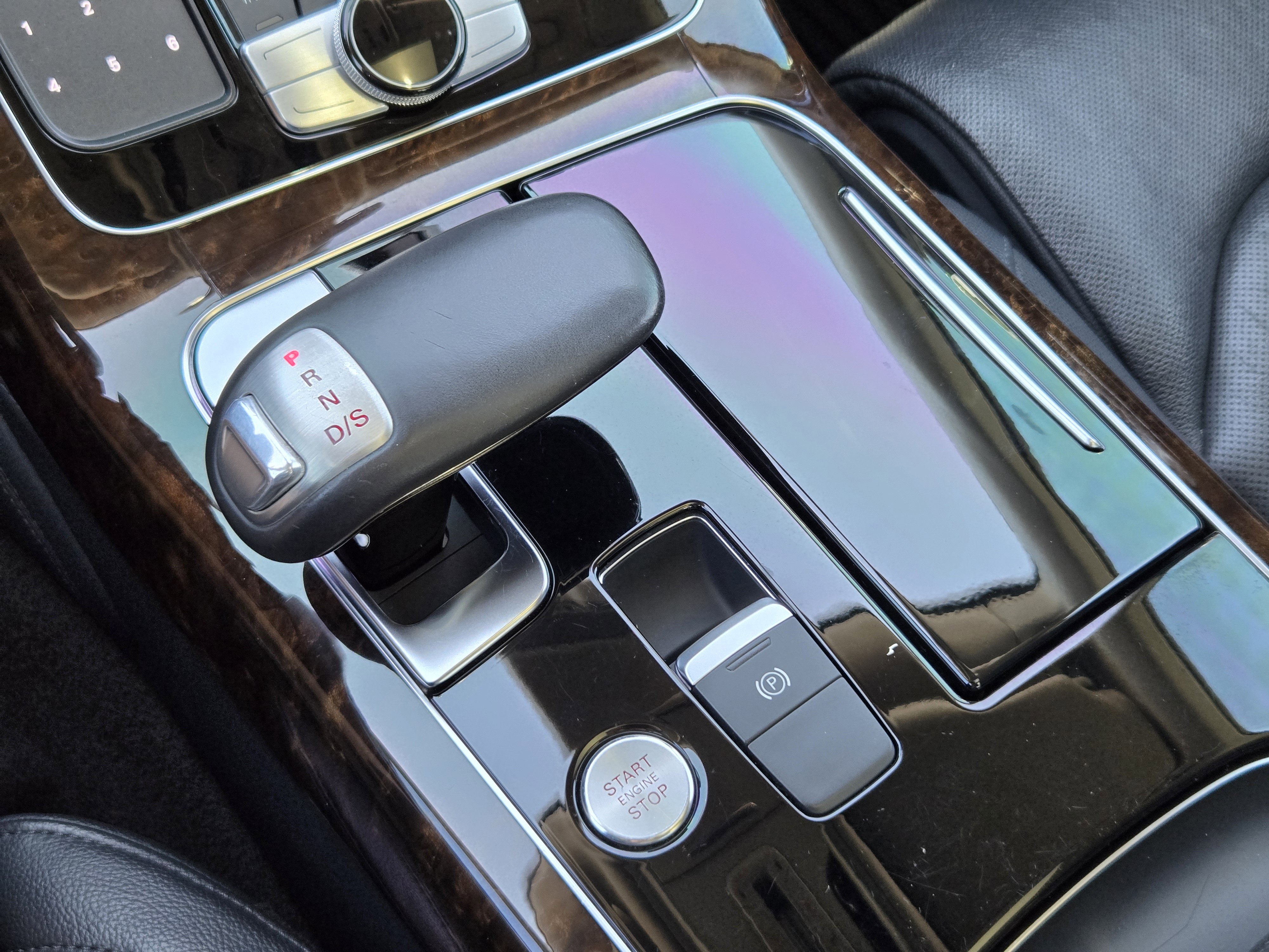 Used 2015 Audi A8 L 4.0T w/ Premium Package image 30