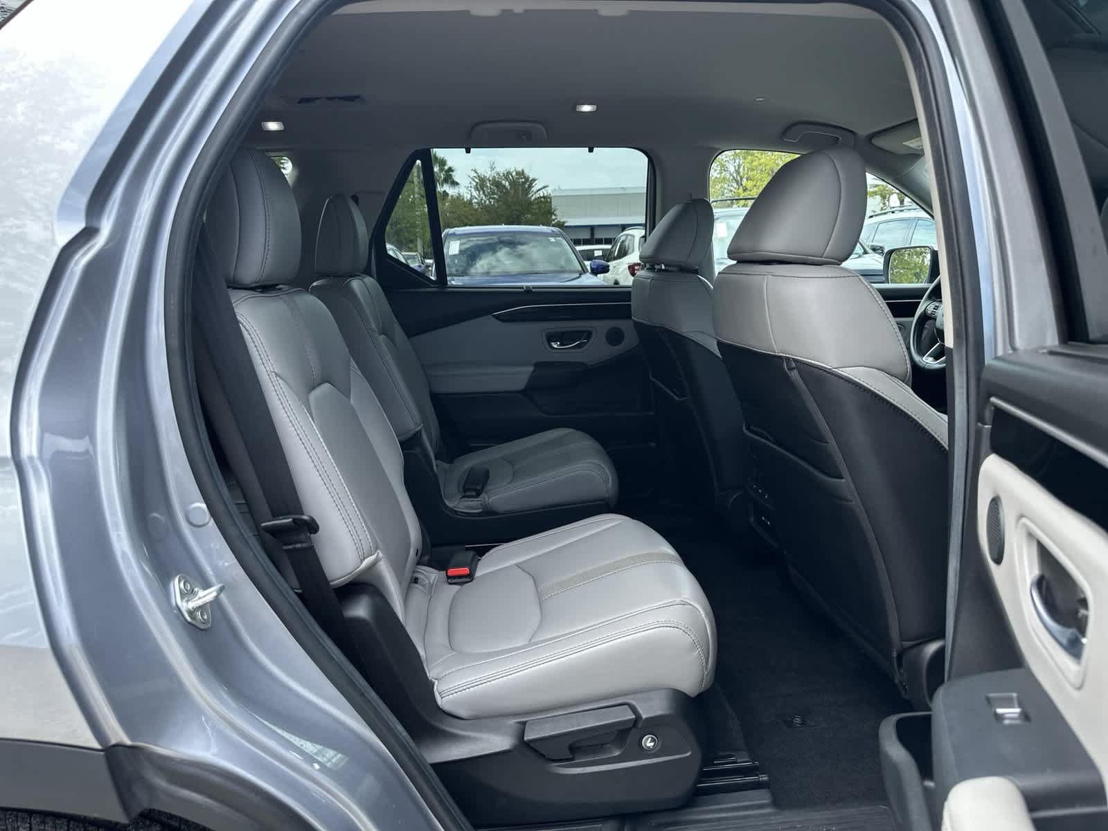 Used 2025 Honda Pilot EX-L image 15