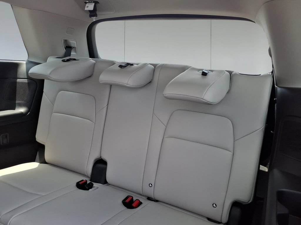 New 2026 Nissan Pathfinder SL w/ SL Premium Package FWD image 9