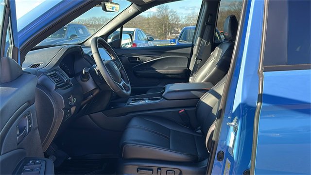 Used 2025 Honda Ridgeline TrailSport image 9