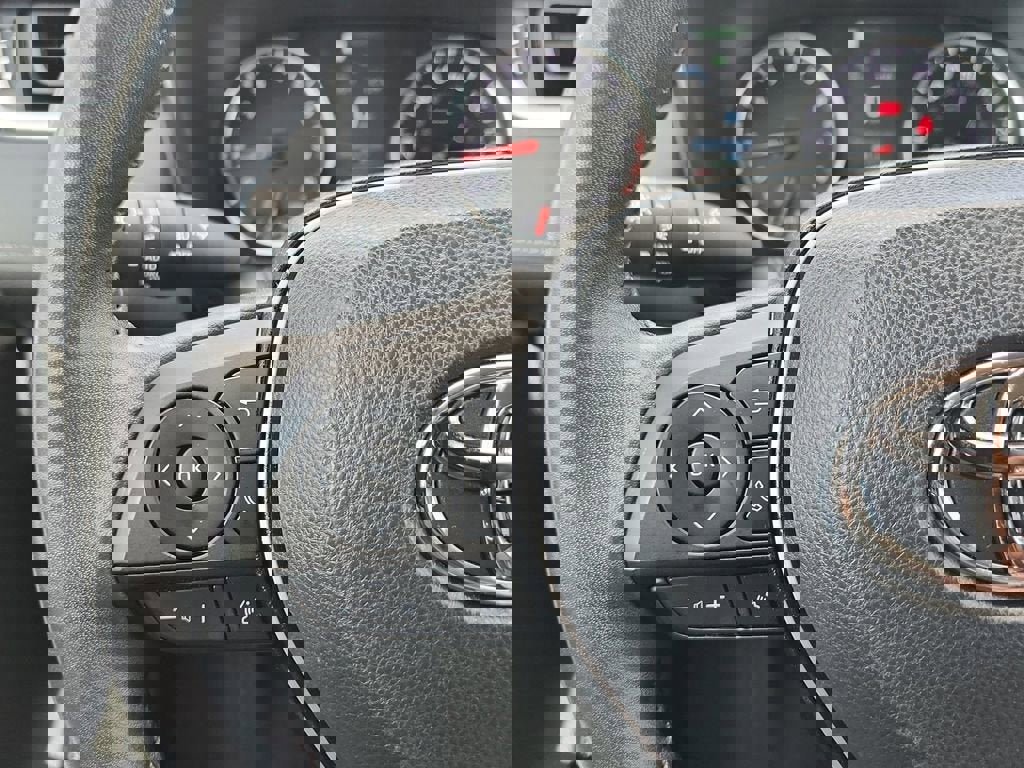 Used 2022 Toyota RAV4 XLE Premium image 22