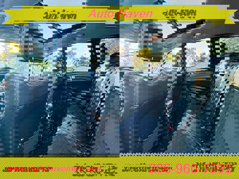 Used 2012 Jeep Grand Cherokee SRT8 w/ Luxury Group II image 11