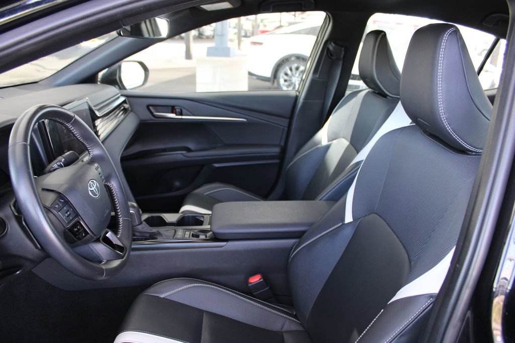 Certified 2025 Toyota Camry SE FWD image 7
