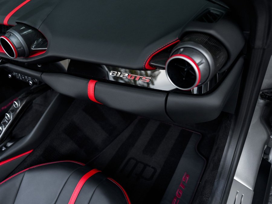 Used 2022 Ferrari 812 GTS RWD image 20