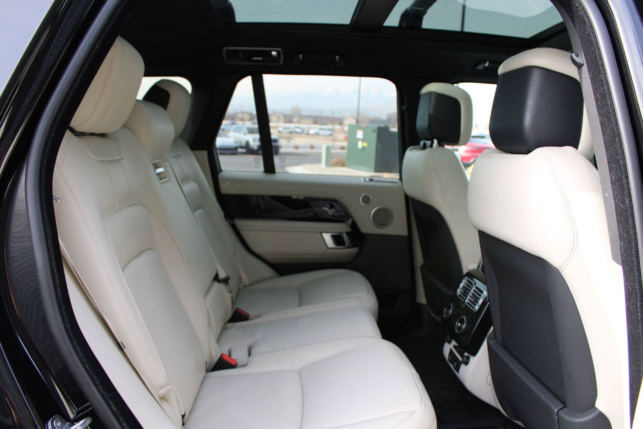 Used 2022 Land Rover Range Rover Westminster Edition image 27