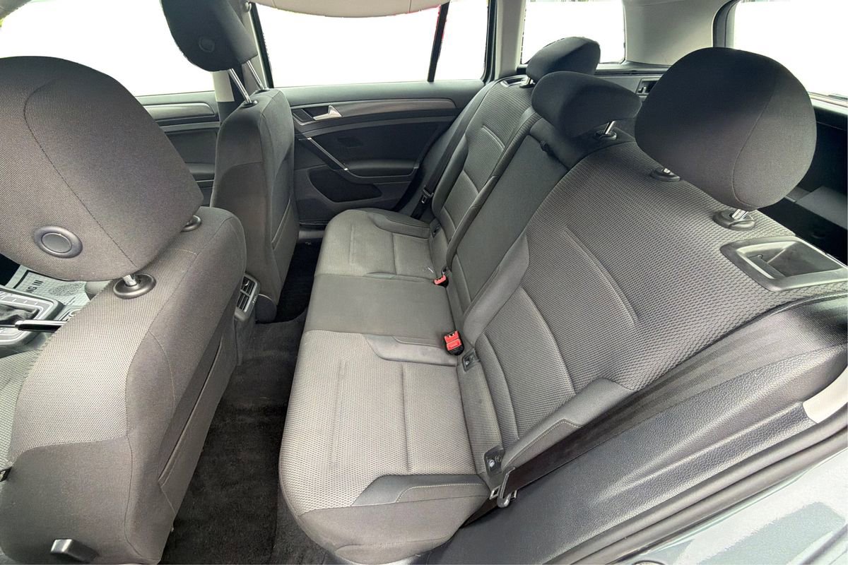 Used 2019 Volkswagen Golf S FWD image 10