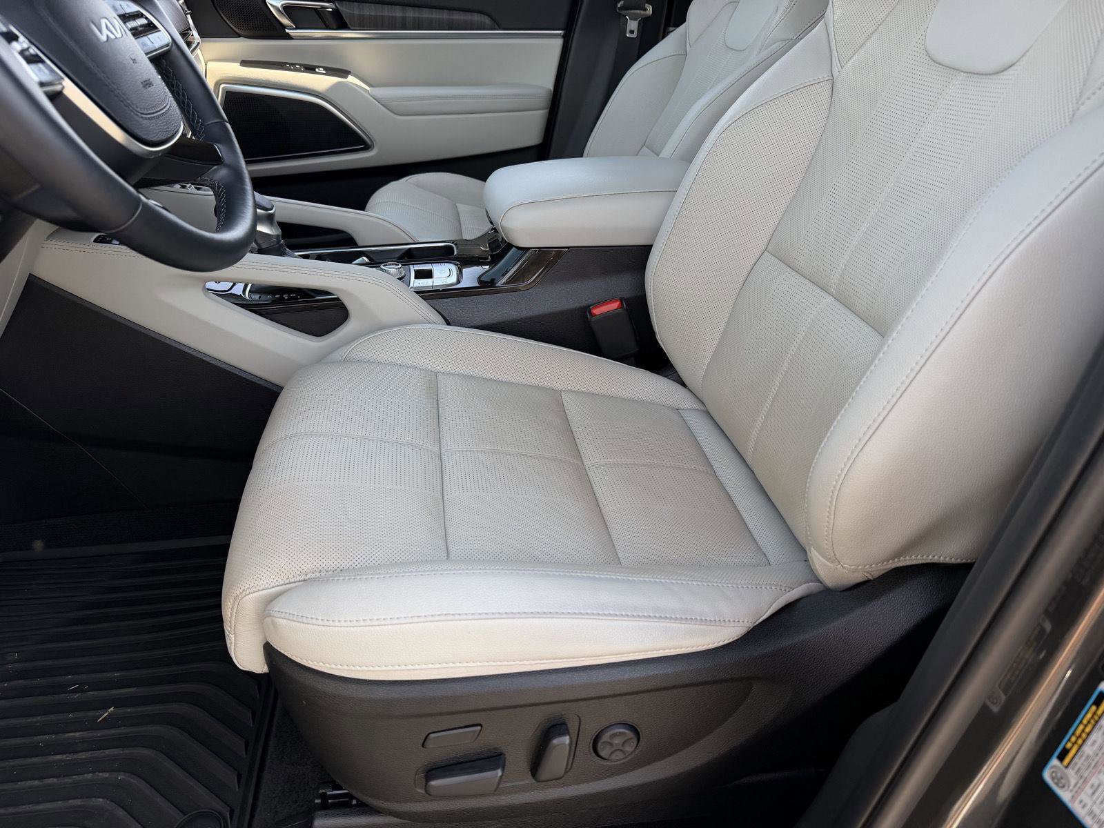 Used 2024 Kia Telluride SX w/ Towing Package image 11