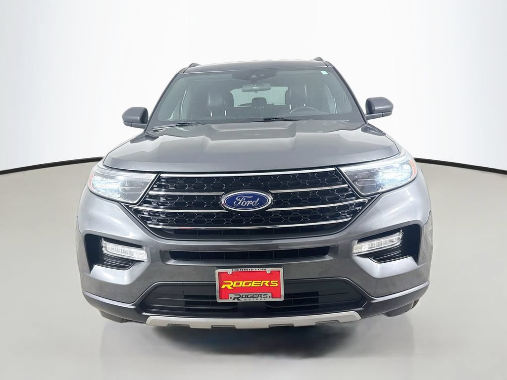 Used 2020 Ford Explorer XLT w/ Equipment Group 202A AWD/4WD image 2
