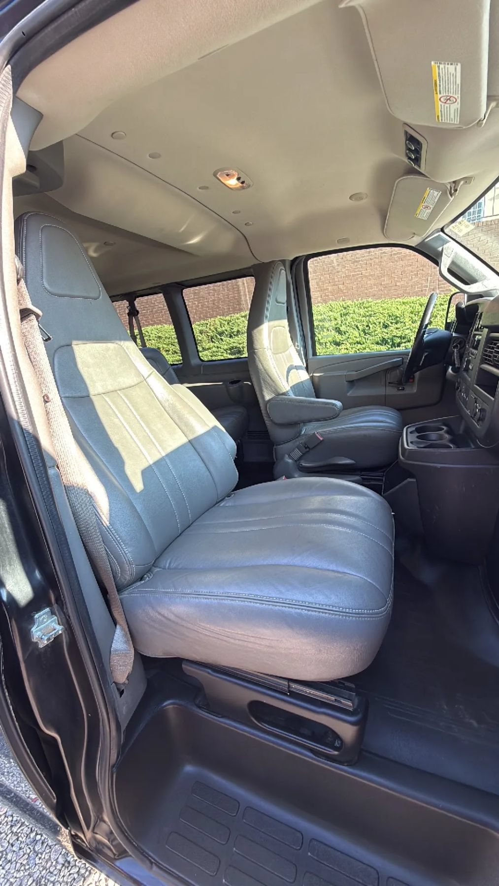 Used 2017 Chevrolet Express 3500 LS RWD image 23