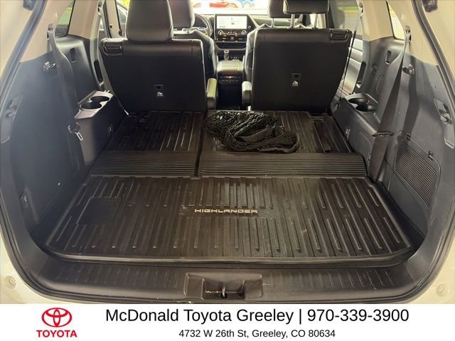 Certified 2024 Toyota Highlander Platinum AWD/4WD image 9