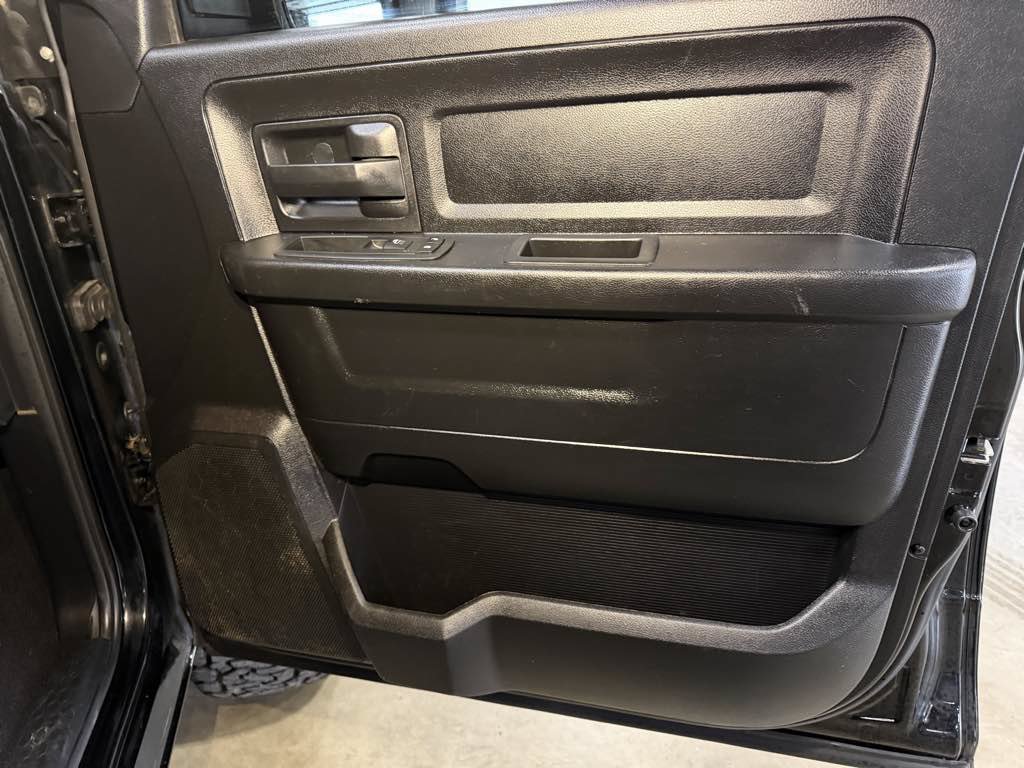 Used 2014 RAM 1500 Express AWD/4WD image 26