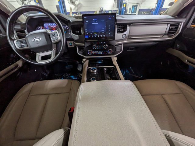Used 2024 Ford Expedition Max XLT image 13