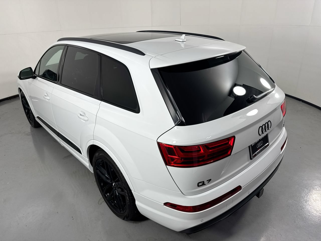 Used 2018 Audi Q7 3.0T Prestige w/ Prestige Package AWD/4WD image 32