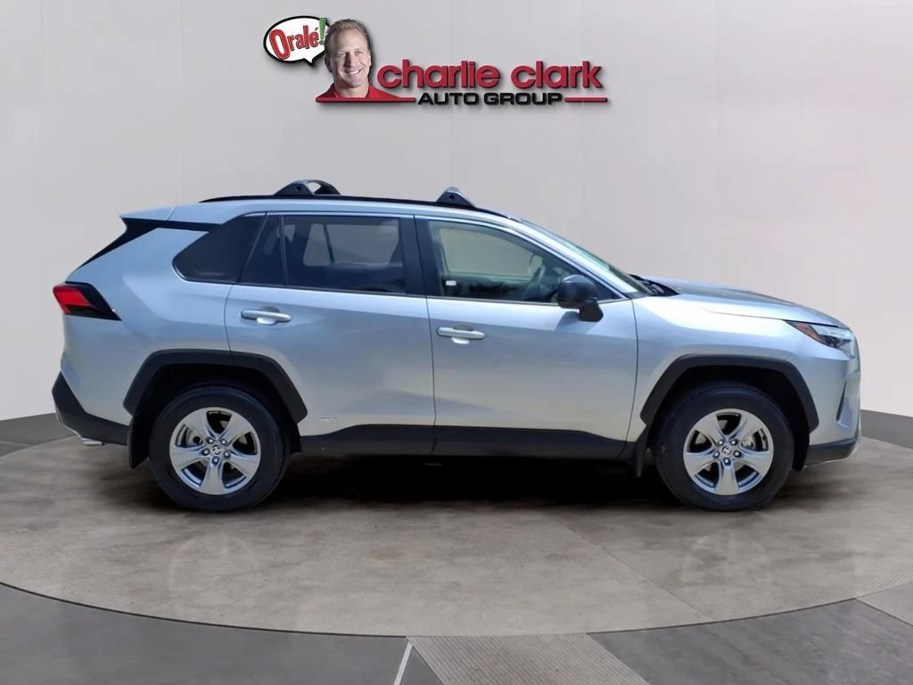 Used 2025 Toyota RAV4 LE AWD/4WD image 6