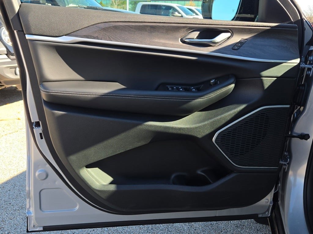 New 2025 Jeep Grand Cherokee Limited w/ Luxury Tech Group II image 22