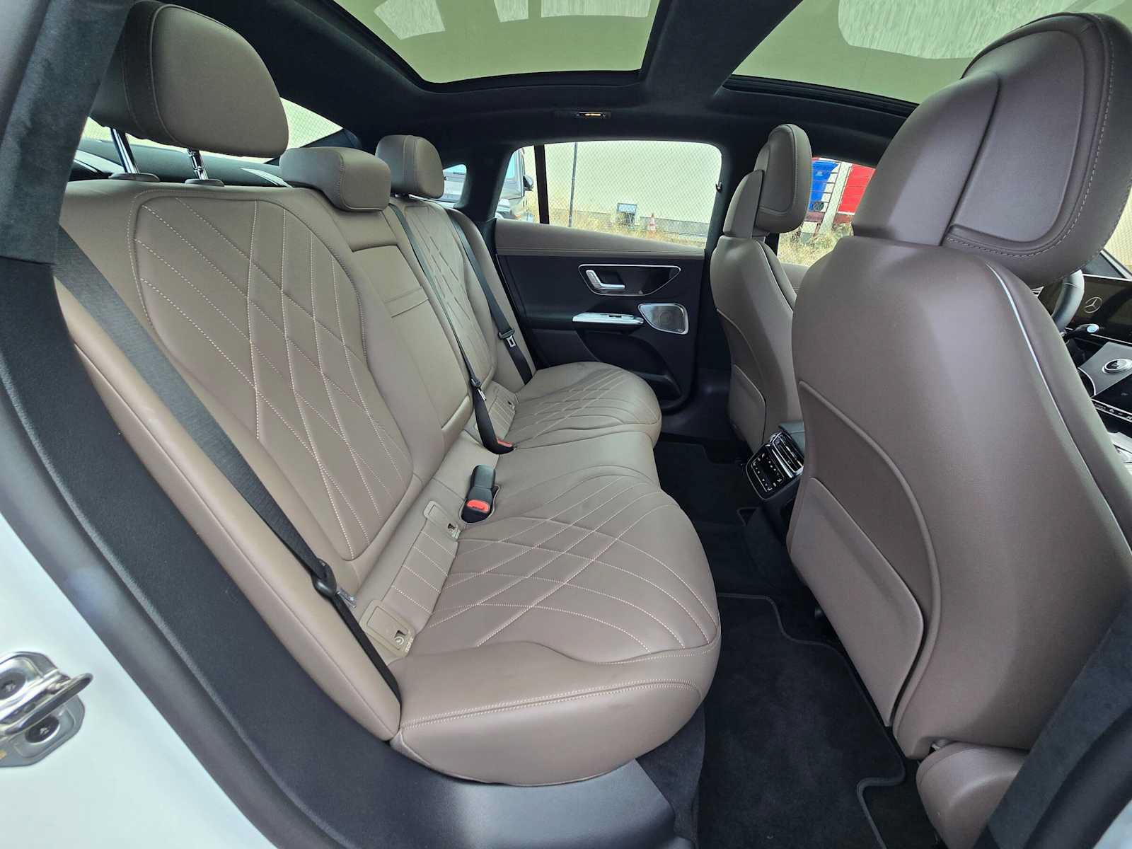 Used 2023 Mercedes-Benz EQE 500 4MATIC Sedan image 12
