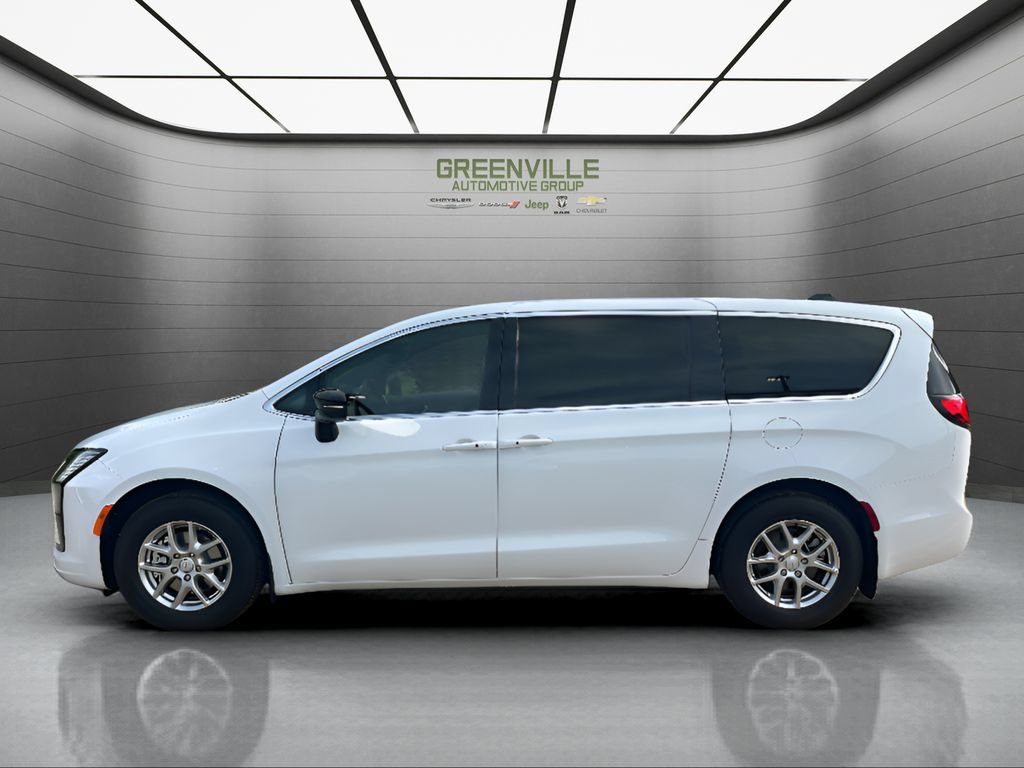 New 2027 Chrysler Pacifica Select FWD image 8