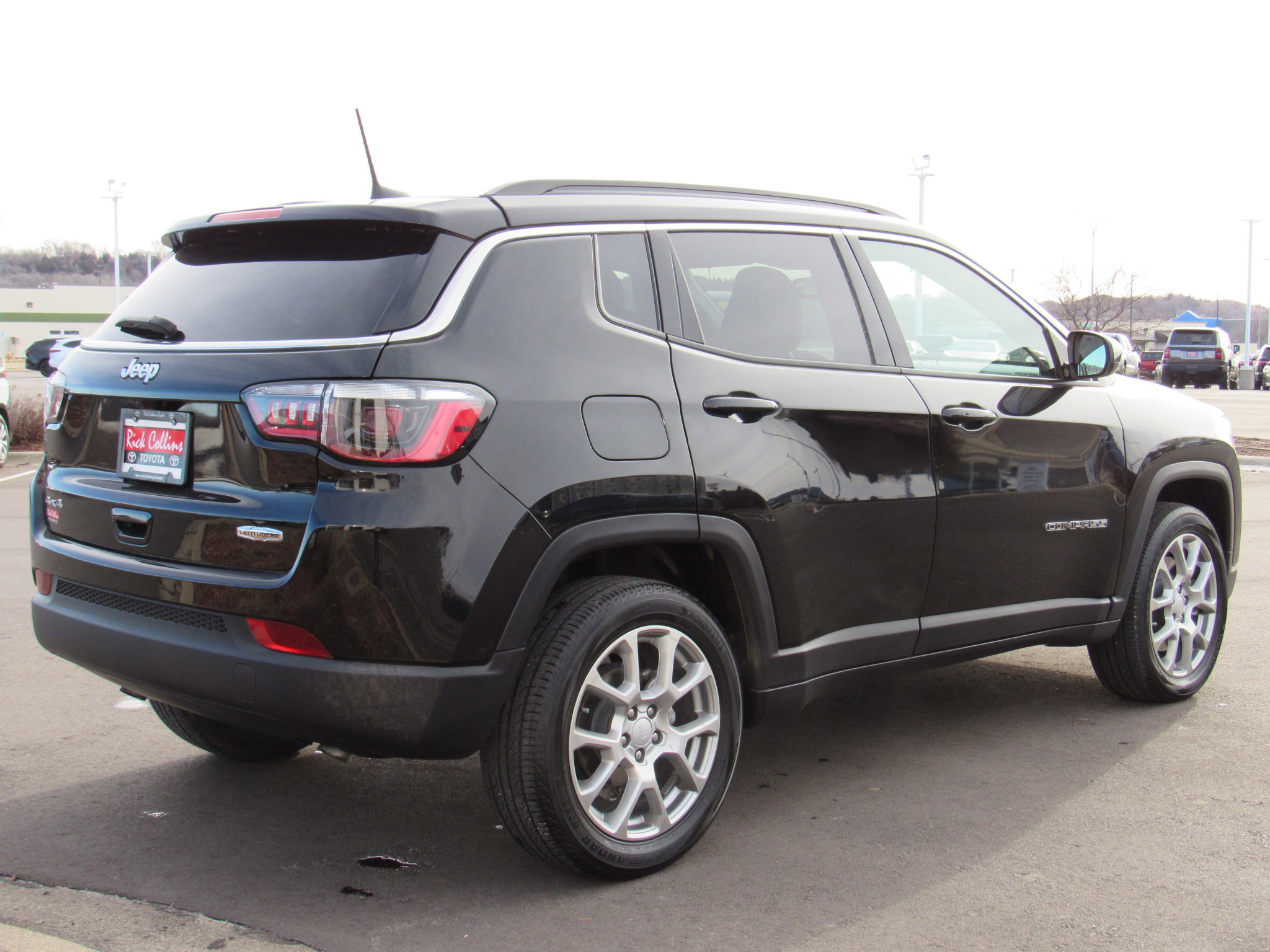 Used 2023 Jeep Compass Latitude image 6