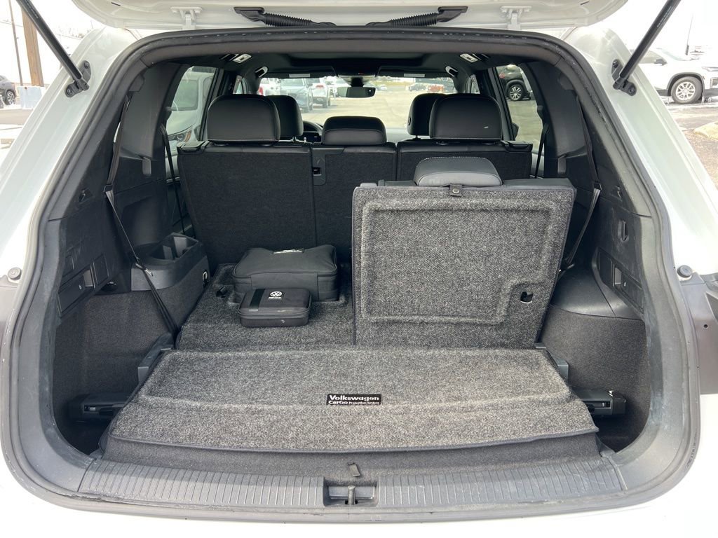 Used 2022 Volkswagen Tiguan SE R-Line image 13