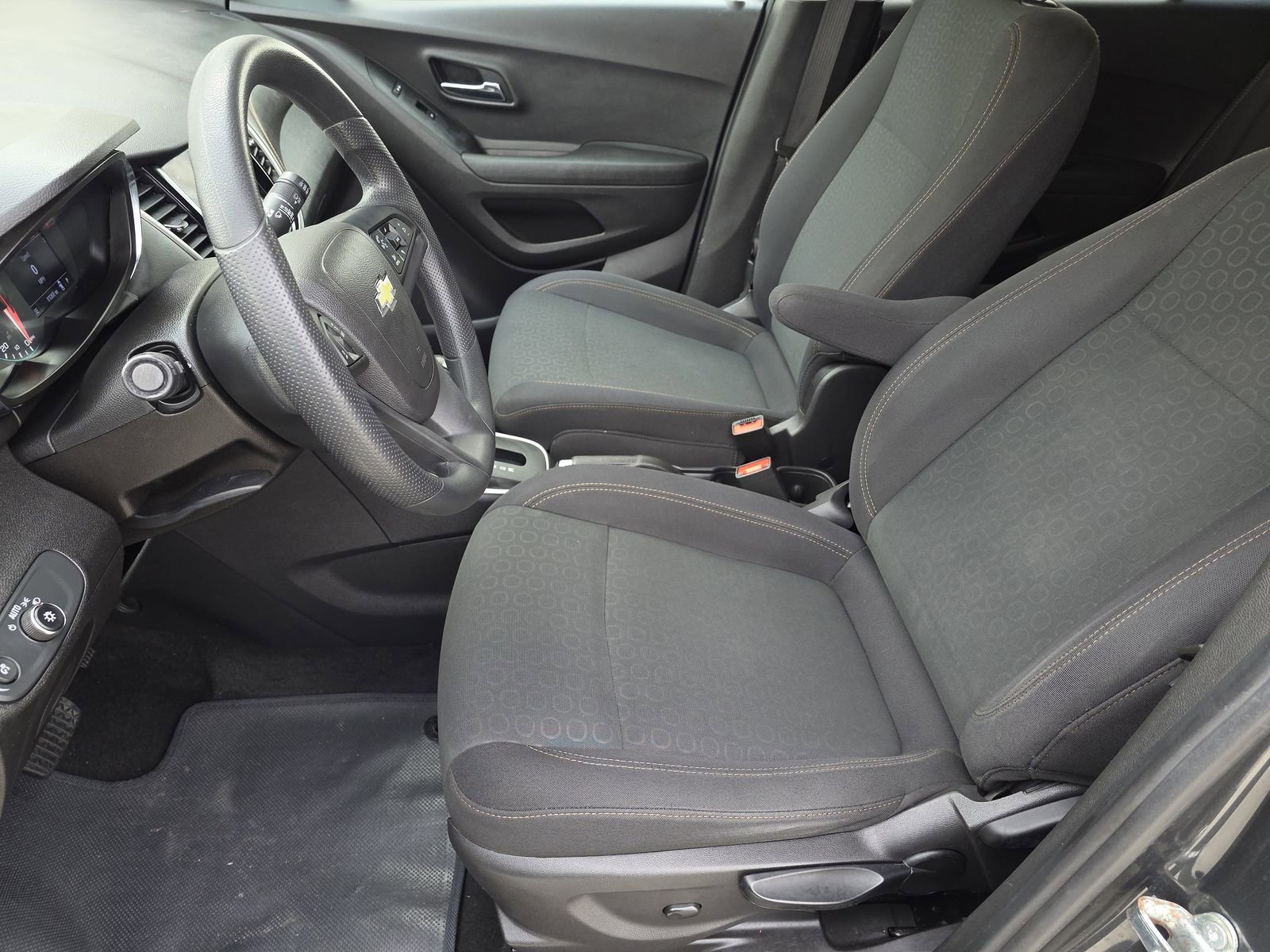 Used 2020 Chevrolet Trax LS w/ Tint and Cruise Package image 12