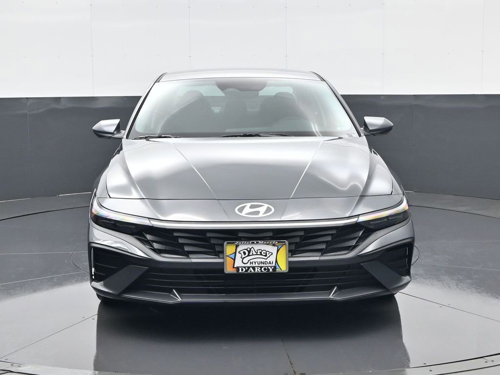 New 2026 Hyundai Elantra SE image 2