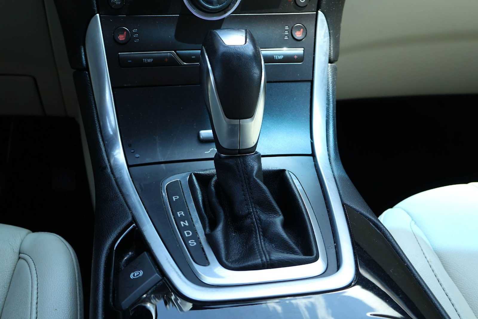 Used 2015 Ford Edge Titanium AWD/4WD image 17