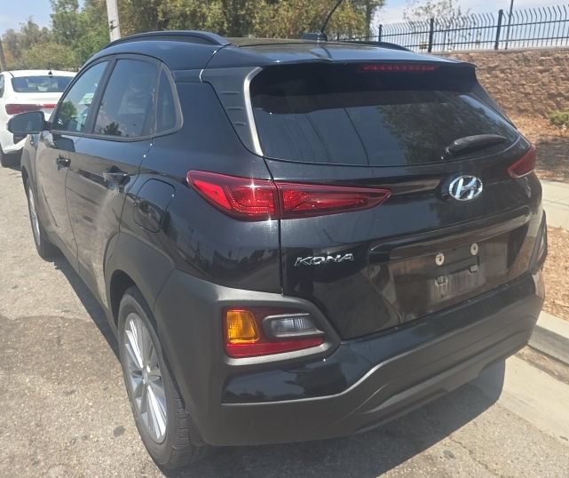 Used 2018 Hyundai Kona SEL w/ SEL Tech Package 02 FWD image 3
