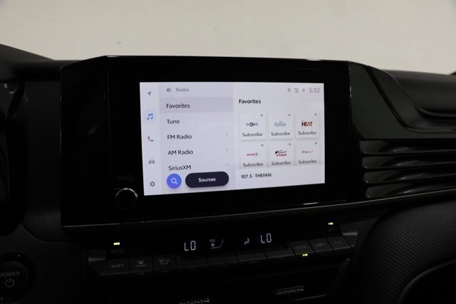 Used 2025 Toyota Camry SE FWD image 24