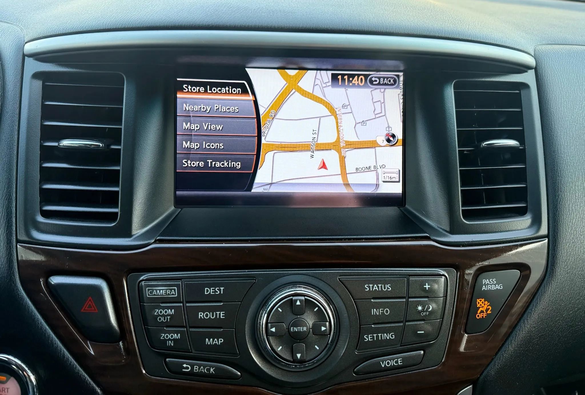 Used 2015 Nissan Pathfinder SL w/ SL Tech Package image 16