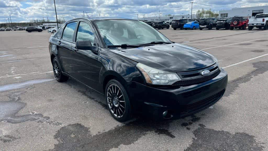 Used 2010 Ford Focus SES FWD image 3