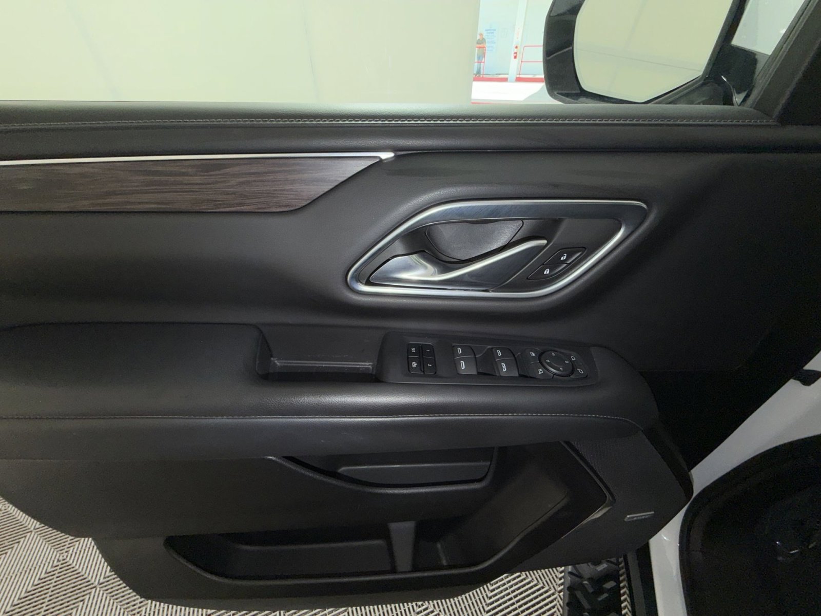 Used 2022 Chevrolet Tahoe Z71 w/ Luxury Package image 15