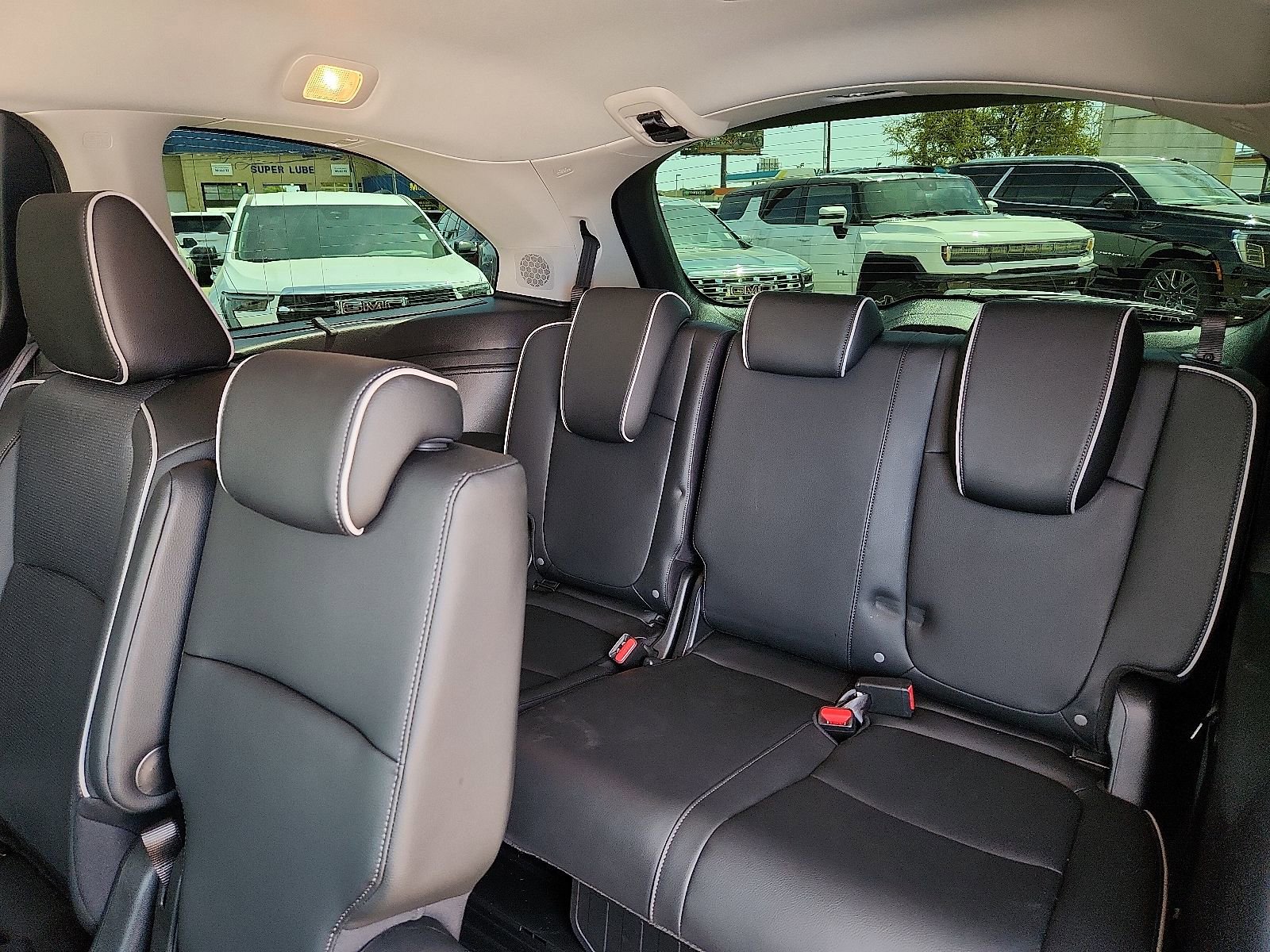 Used 2025 Honda Odyssey Elite image 11
