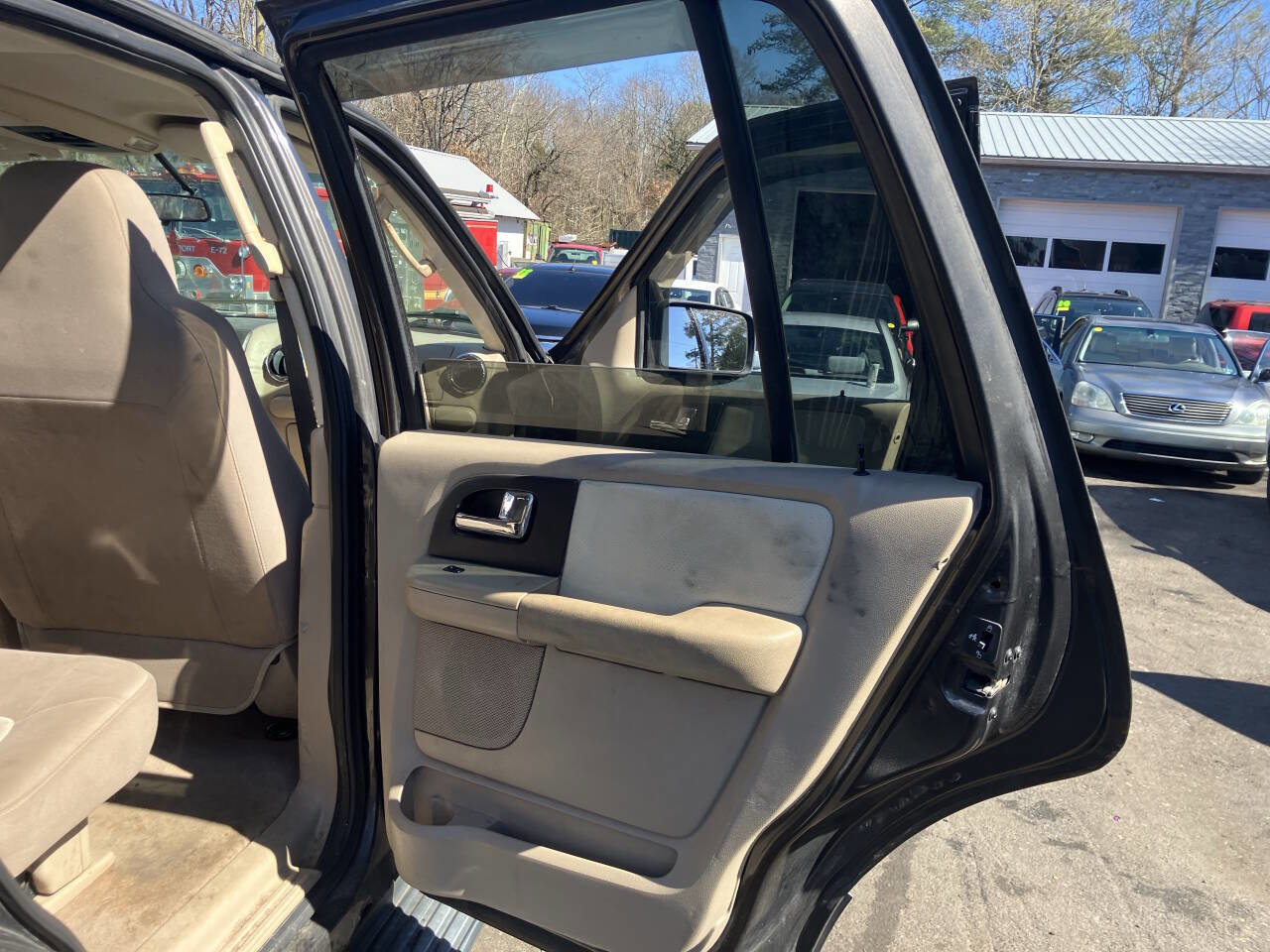 Used 2006 Ford Expedition XLT image 18