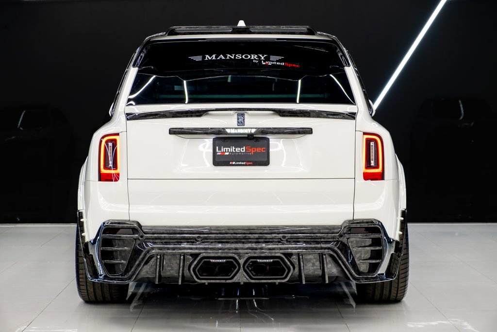 Used 2025 Rolls-Royce Cullinan AWD/4WD image 11