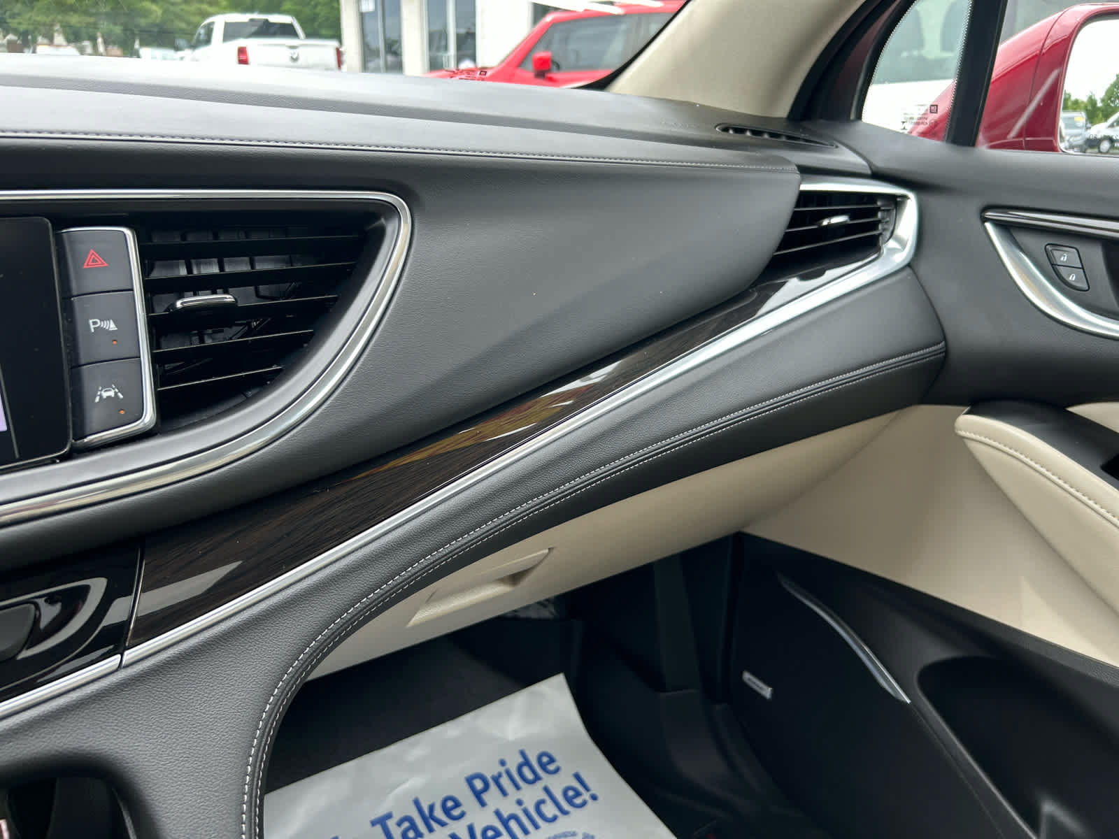 Used 2020 Buick Enclave Premium w/ Sun and Sites Package AWD/4WD image 22