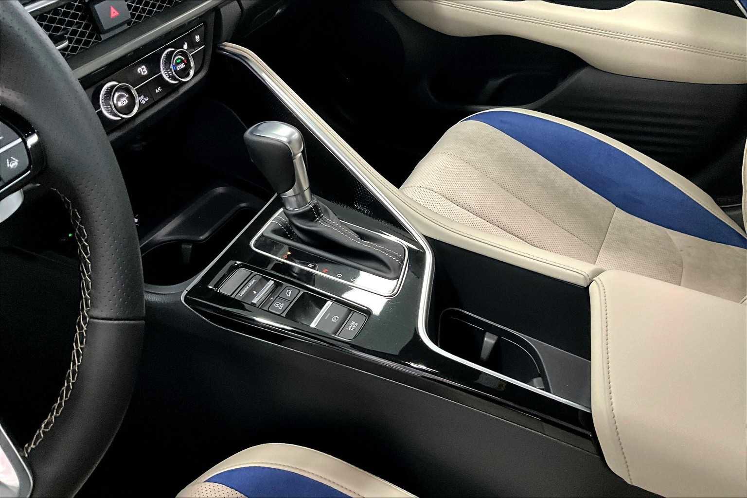 Used 2025 Acura ADX A-Spec image 15