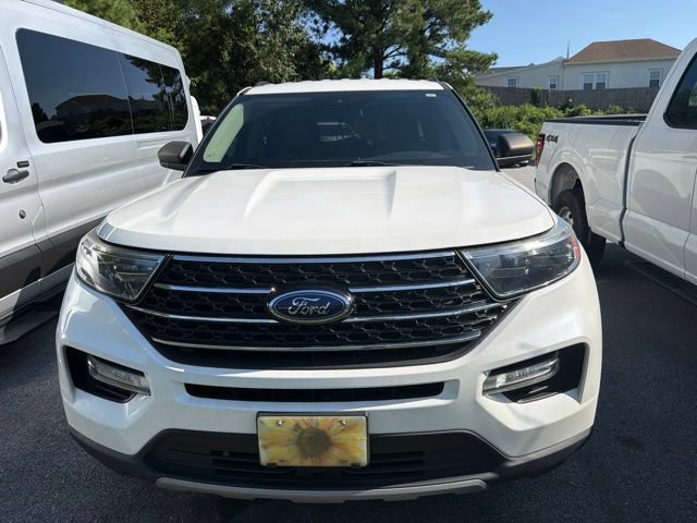 Used 2020 Ford Explorer XLT w/ Equipment Group 202A RWD image 2
