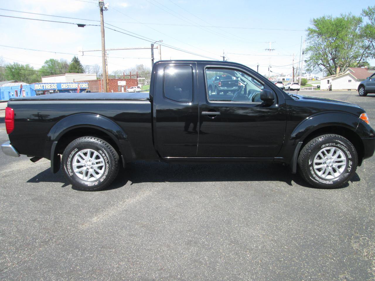 Used 2015 Nissan Frontier SV AWD/4WD image 9
