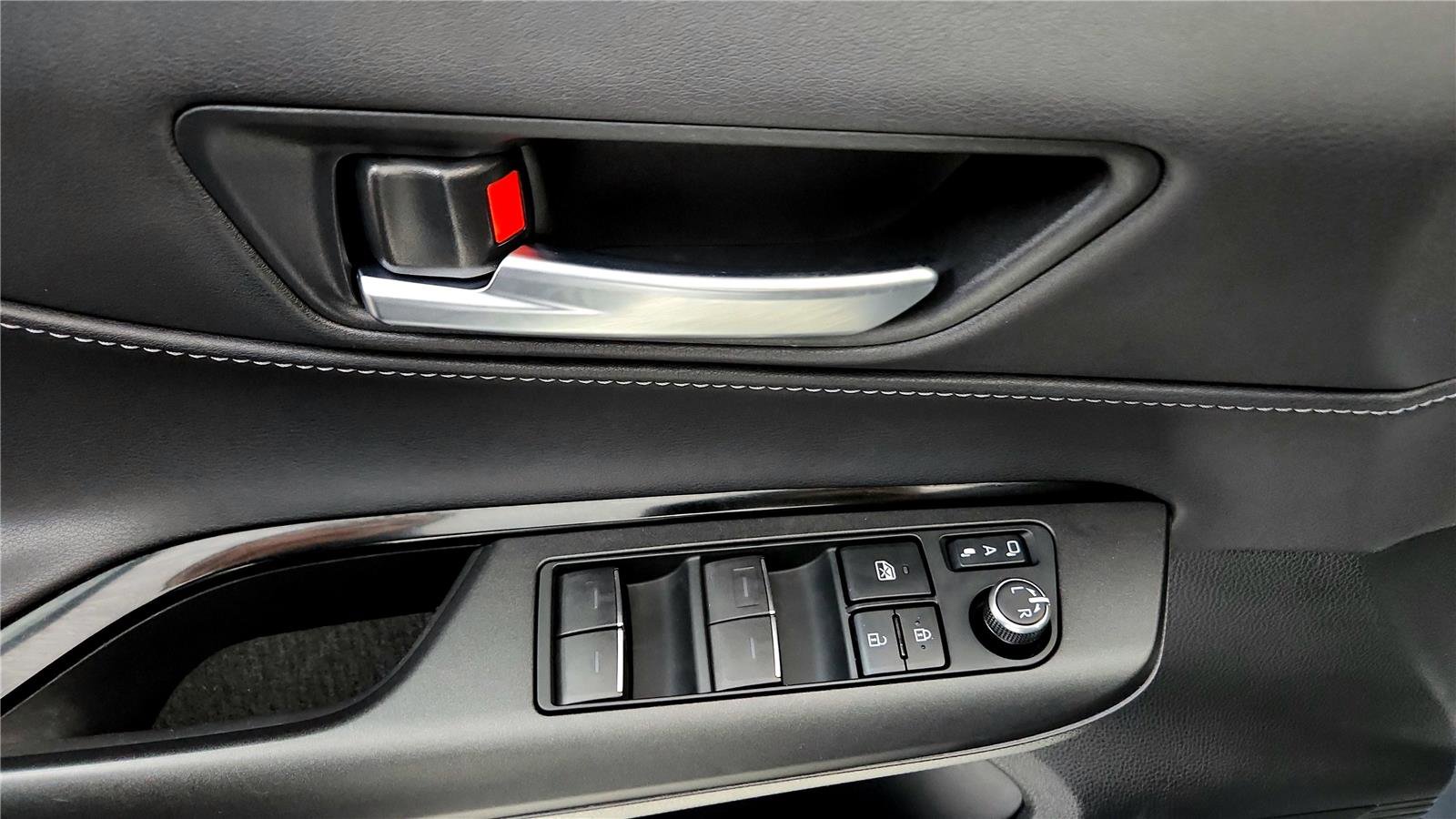 Certified 2024 Toyota Venza LE image 22