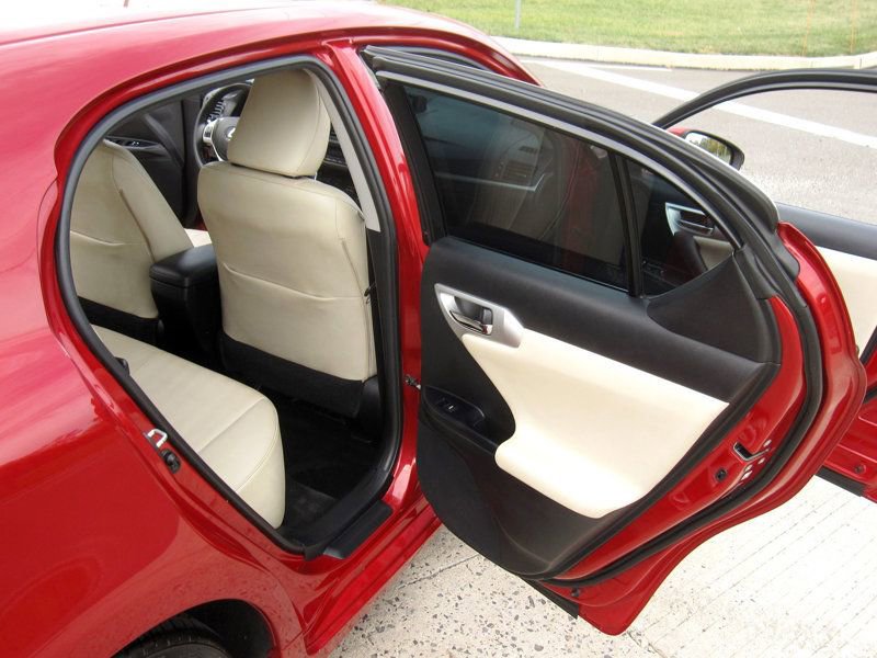 Used 2013 Lexus CT 200h image 25