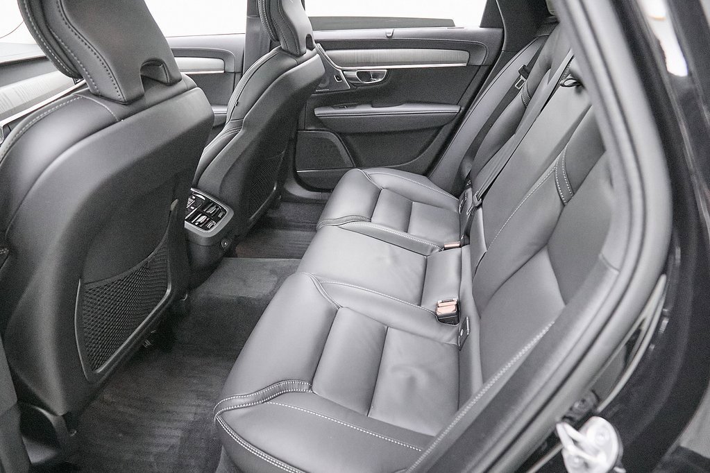 Certified 2024 Volvo V90 B6 Cross Country Ultimate image 26