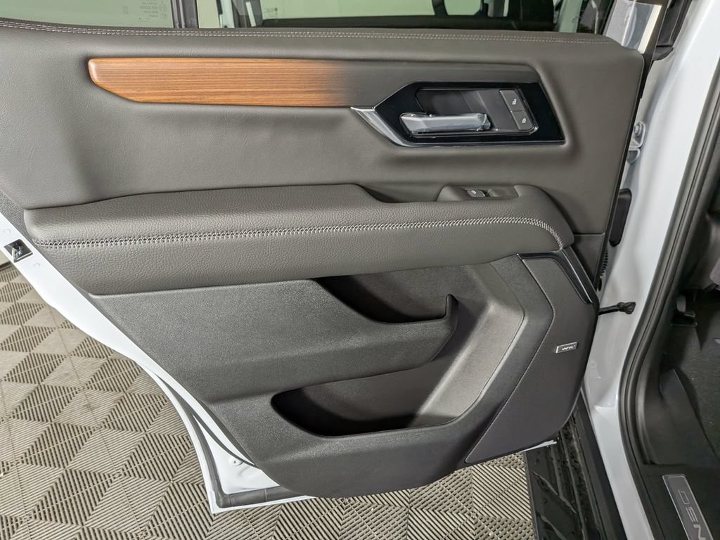 New 2026 GMC Yukon Denali AWD/4WD image 31