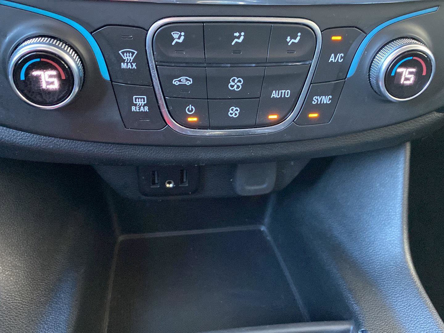 Used 2020 Chevrolet Traverse LS image 25