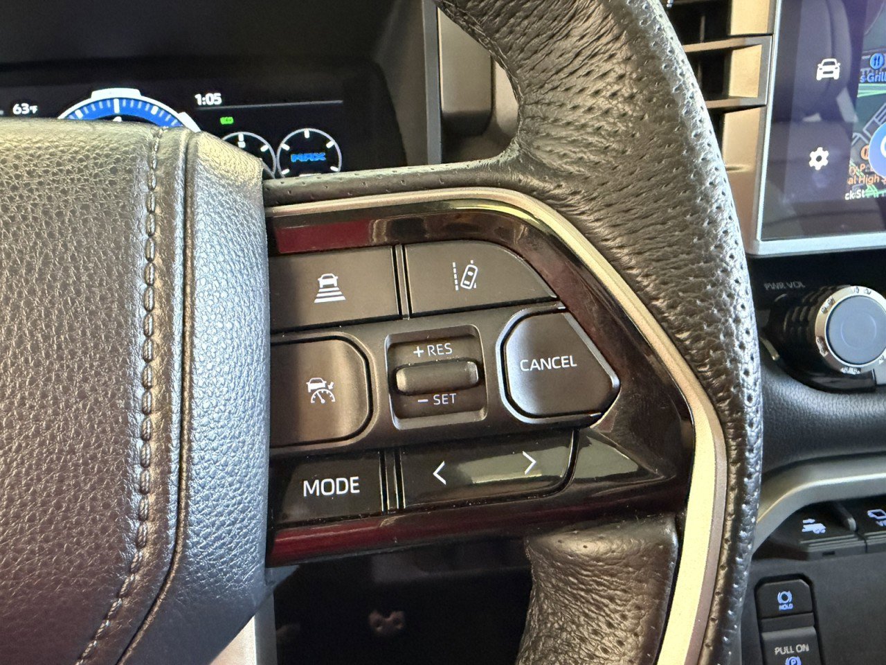 Used 2023 Toyota Sequoia SR5 w/ SR5 Premium Package image 15