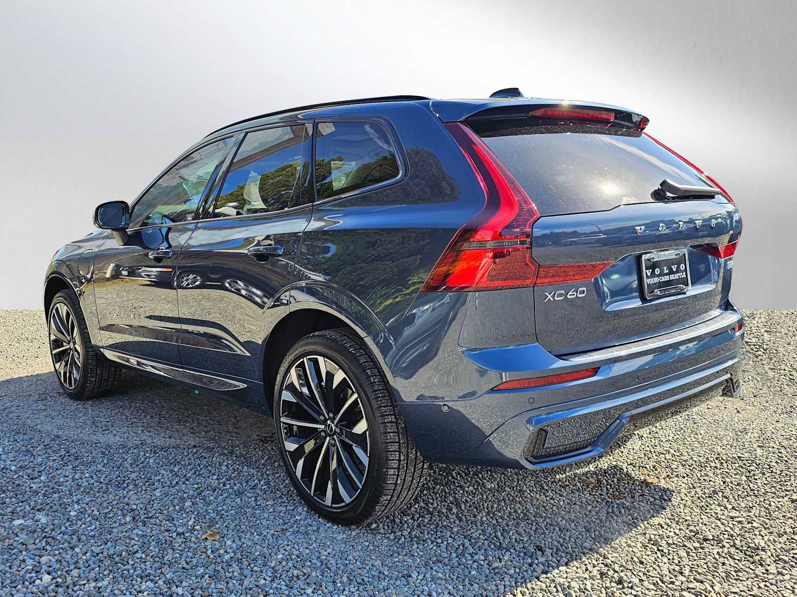 New 2026 Volvo XC60 T8 Ultra w/ Protection Package Premier image 5